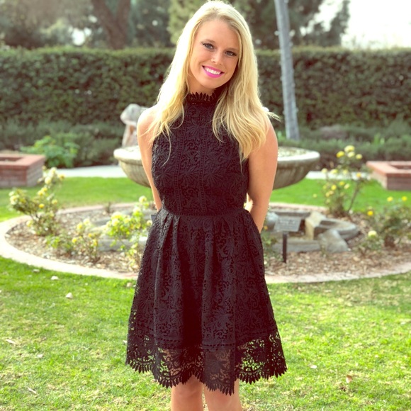 J.O.A. Black laced dress with choker neck - Picture 2 of 4